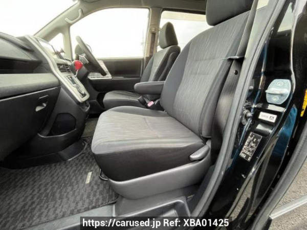 Used 2010 AT toyota noah ZRR70W Image[15]
