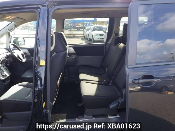 Used 2010 AT toyota noah ZRR70W Image[24]