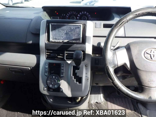 Used 2010 AT toyota noah ZRR70W Image[30]