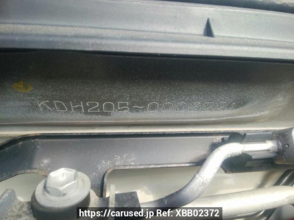 Used 2004 AT toyota regiusace-van KDH205V Image[10]