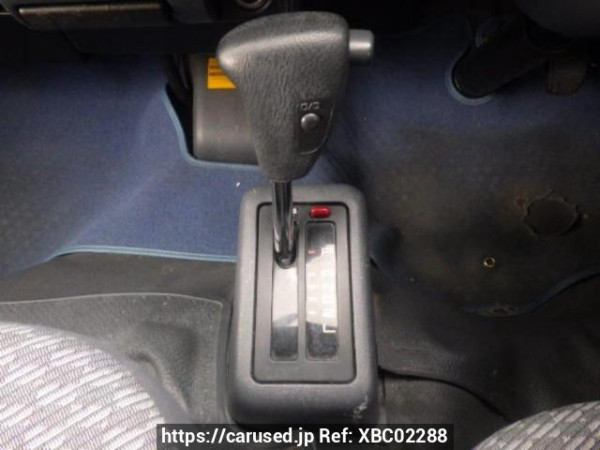 Used 2004 AT toyota hiace-van TRH112K Image[23]