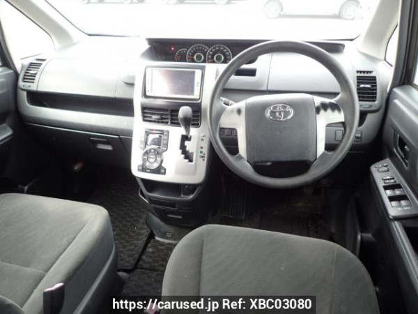 Used 2010 AT toyota noah ZRR70G Image[16]