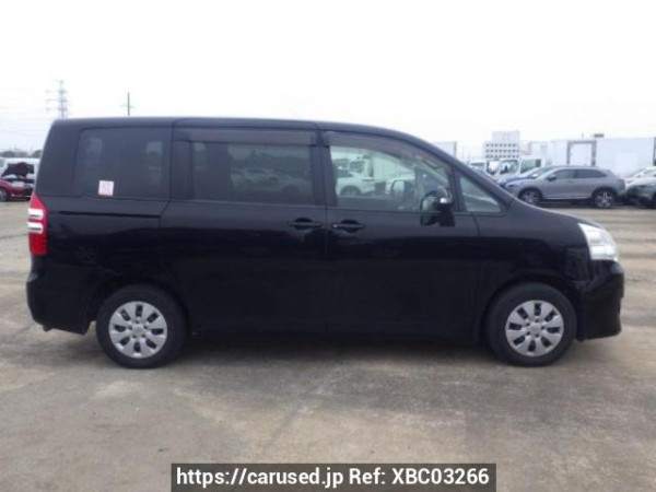 Used 2010 AT toyota noah ZRR70G Image[7]