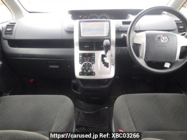 Used 2010 AT toyota noah ZRR70G Image[16]