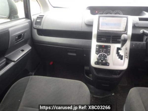 Used 2010 AT toyota noah ZRR70G Image[17]