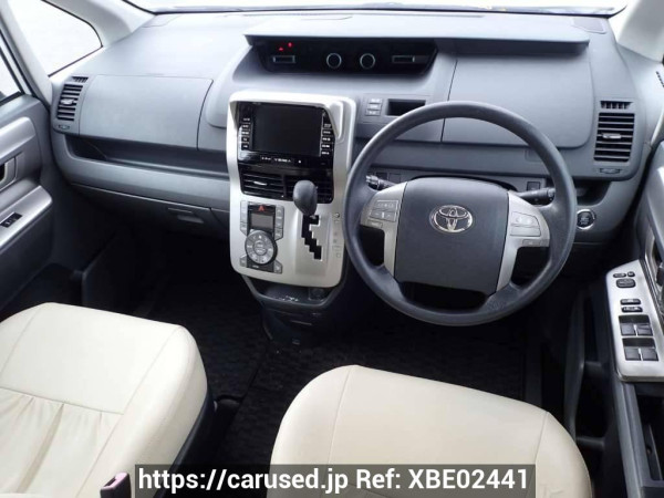 Used 2008 AT toyota voxy ZRR70W Image[17]