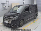 Toyota Noah ZRR80W