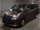 Toyota Noah ZWR80G