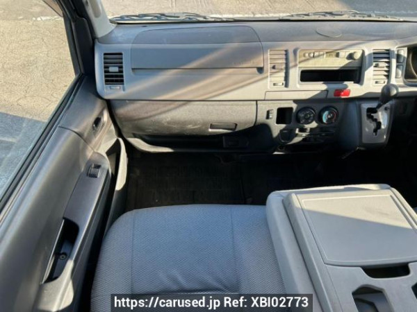 Used 2006 AT toyota regiusace-van TRH200V Image[18]