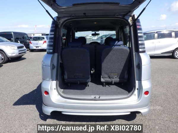 Used 2004 AT toyota sienta NCP81G Image[8]