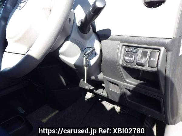 Used 2004 AT toyota sienta NCP81G Image[32]