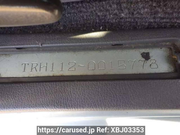 Used 2004 AT toyota regiusace-van TRH112V Image[11]