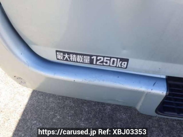 Used 2004 AT toyota regiusace-van TRH112V Image[12]