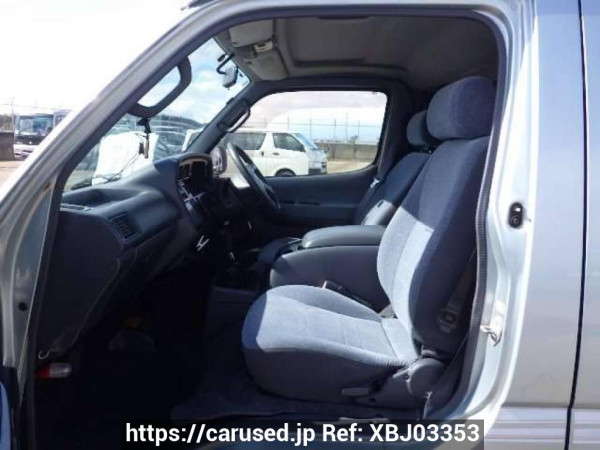 Used 2004 AT toyota regiusace-van TRH112V Image[14]