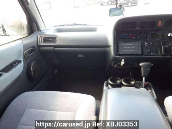 Used 2004 AT toyota regiusace-van TRH112V Image[17]