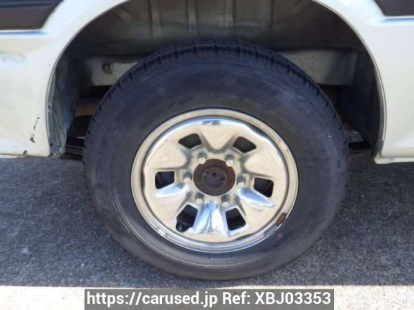 Used 2004 AT toyota regiusace-van TRH112V Image[25]