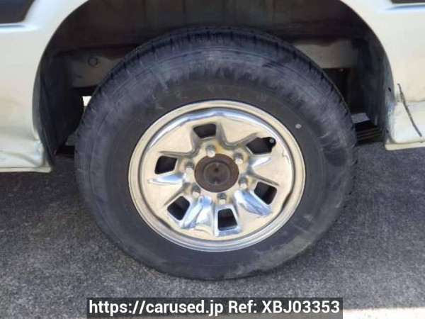 Used 2004 AT toyota regiusace-van TRH112V Image[26]