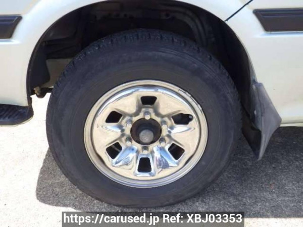 Used 2004 AT toyota regiusace-van TRH112V Image[27]
