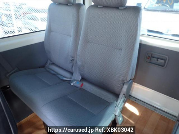 Used 2005 AT toyota hiace-wagon TRH214W Image[16]