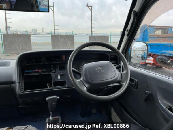 Used 2004 AT toyota hiace-van TRH112V Image[18]