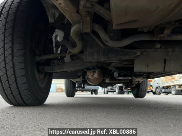 Used 2004 AT toyota hiace-van TRH112V Image[30]