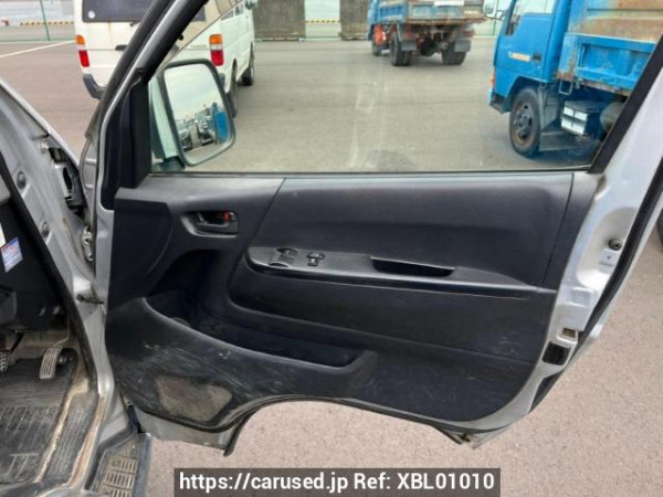 Used 2006 AT toyota regiusace-van KDH200V Image[16]