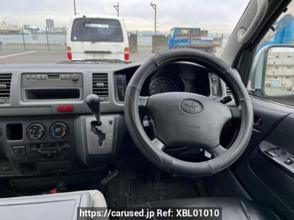 Used 2006 AT toyota regiusace-van KDH200V Image[19]