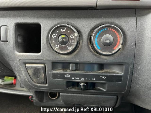 Used 2006 AT toyota regiusace-van KDH200V Image[26]