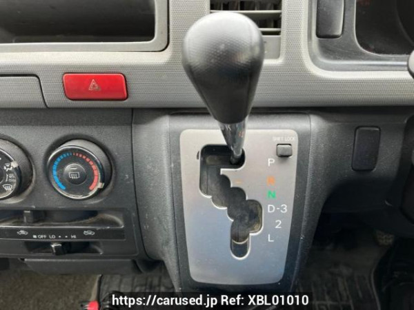 Used 2006 AT toyota regiusace-van KDH200V Image[27]