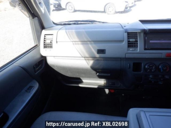 Used 2006 AT toyota regiusace-van KDH200V Image[18]