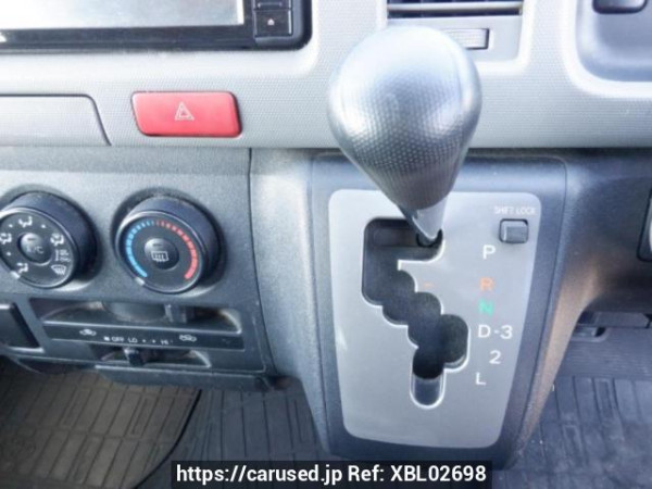 Used 2006 AT toyota regiusace-van KDH200V Image[22]