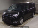 Toyota Noah ZWR80G