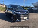 Toyota Noah ZWR90W