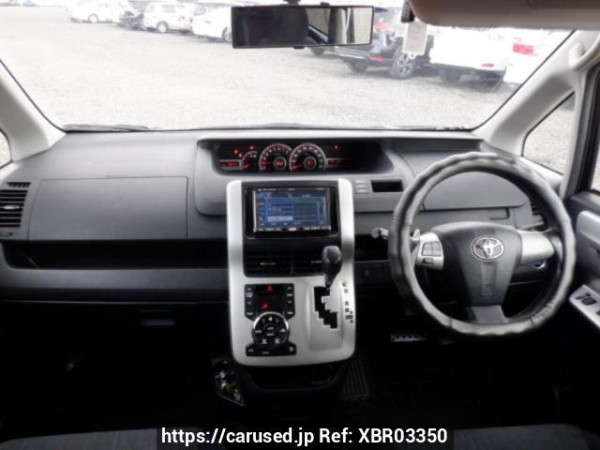 Used 2010 AT toyota voxy ZRR70W Image[17]