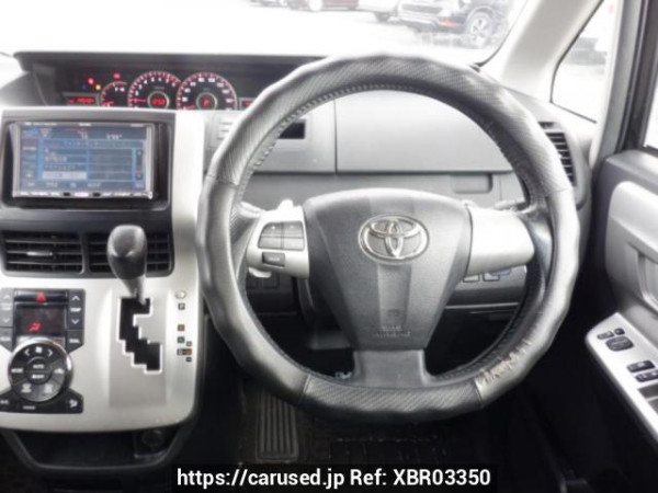 Used 2010 AT toyota voxy ZRR70W Image[19]