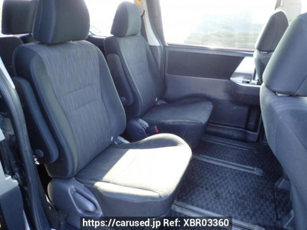 Used 2010 AT toyota voxy ZRR70W Image[12]