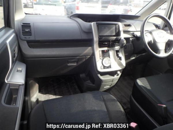 Used 2008 AT toyota voxy ZRR70W Image[16]
