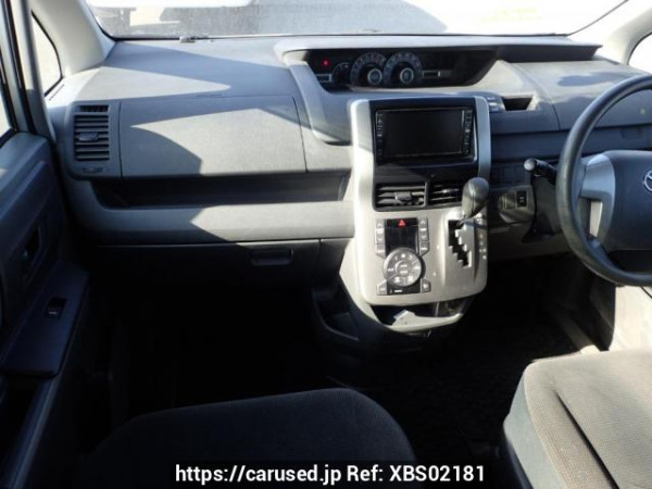 Used 2007 AT toyota noah ZRR75G Image[16]
