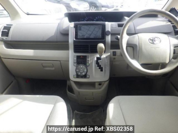 Used 2008 AT toyota noah ZRR70G Image[16]