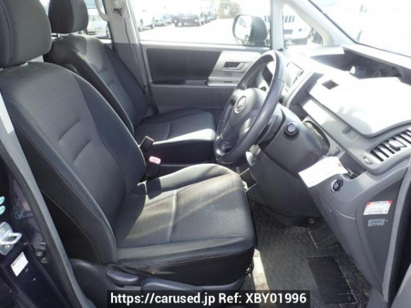 Used 2008 AT toyota voxy ZRR70W Image[10]