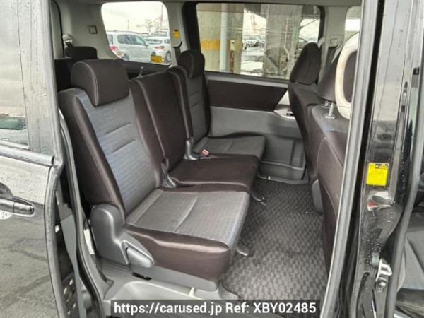 Used 2007 AT toyota voxy ZRR70W Image[14]