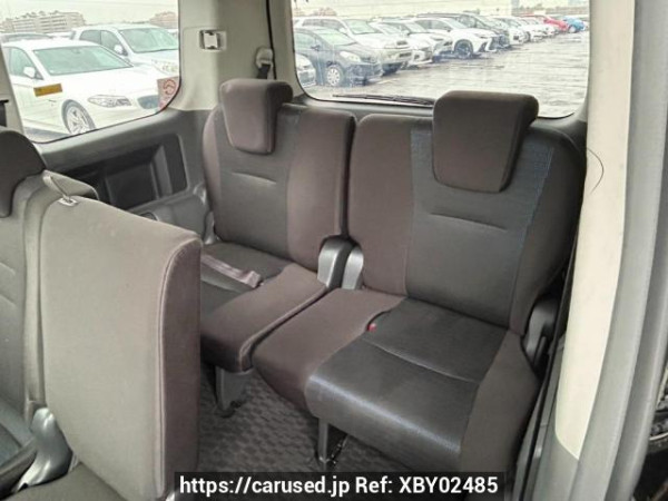 Used 2007 AT toyota voxy ZRR70W Image[16]