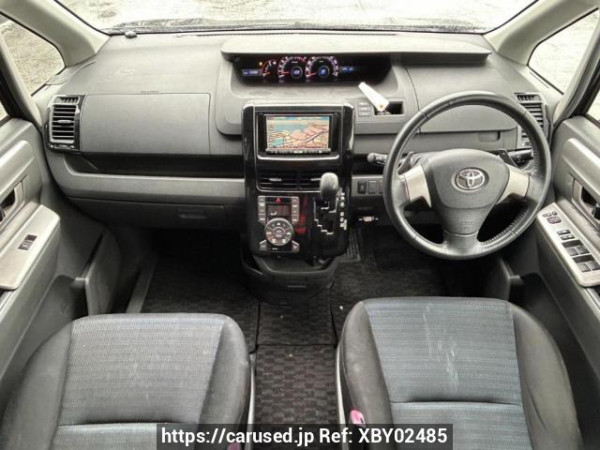 Used 2007 AT toyota voxy ZRR70W Image[19]