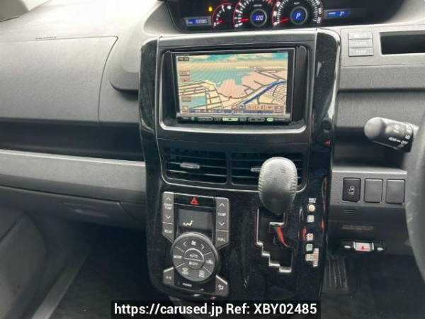 Used 2007 AT toyota voxy ZRR70W Image[24]