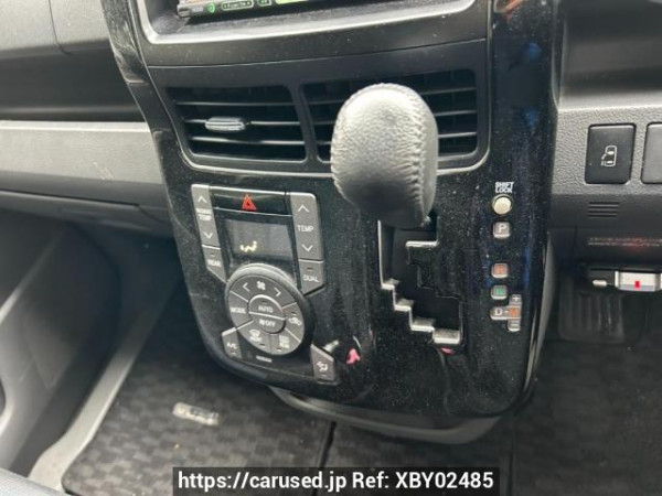 Used 2007 AT toyota voxy ZRR70W Image[27]