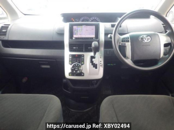 Used 2011 AT toyota noah ZRR70G Image[19]