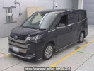 Toyota Noah ZWR90W