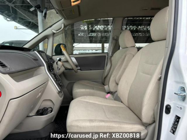 Used 2010 AT toyota noah ZRR70W Image[12]