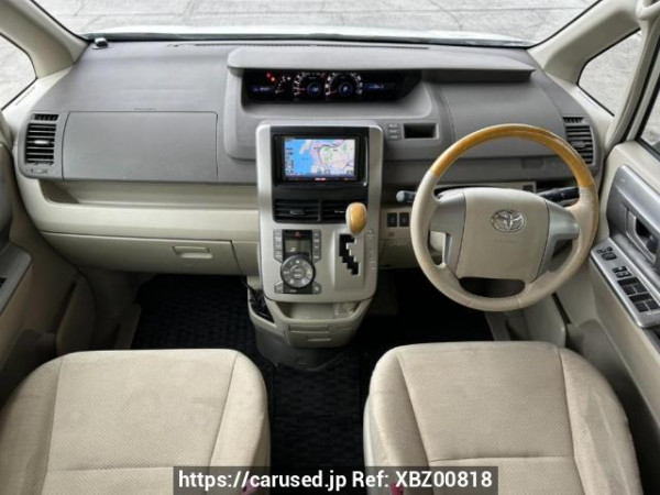 Used 2010 AT toyota noah ZRR70W Image[20]