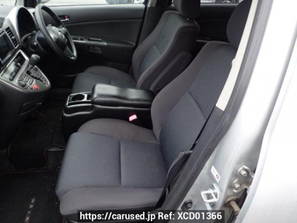Used 2004 AT toyota wish ZNE10G Image[12]